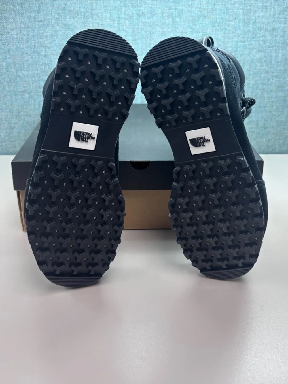 North Face W’s Back-To-Berkeley IV 7.5 Textile Wtrprf boots in Black/White+Box
